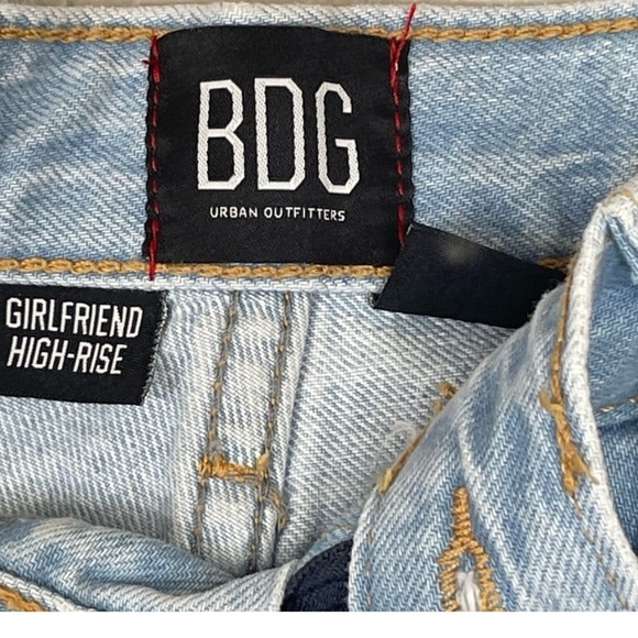 BDG Girlfriend High Rise Blue Jean Distressed Shorts Size 28 US 6 - Picture 3 of 3